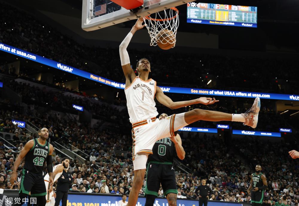 在抢夺球员 在抢夺球员